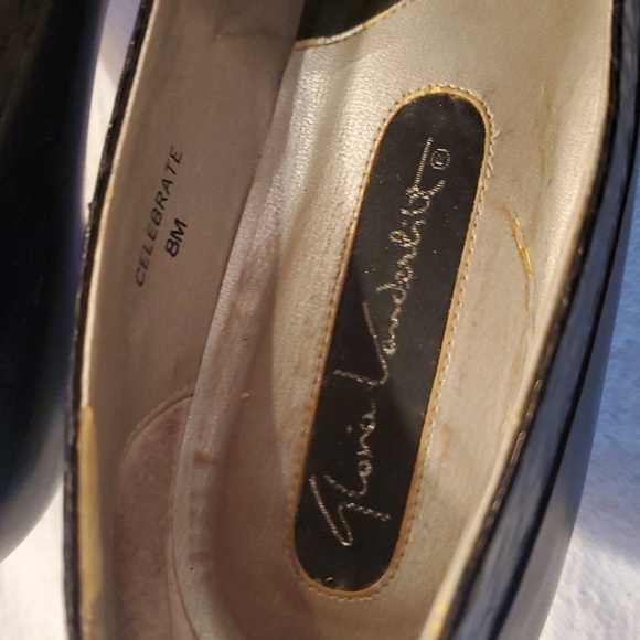 Gloria Vanderbilt Vintage Black Celebrate Sz. 8 Heels Classic Design - Picture 9 of 9